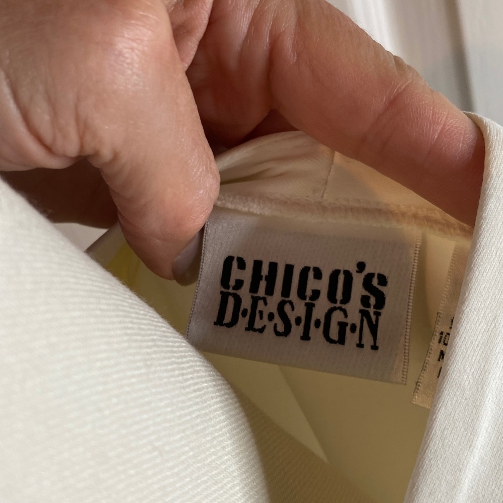 🍁Chicos Design Cami🍁 - Picture 3 of 5
